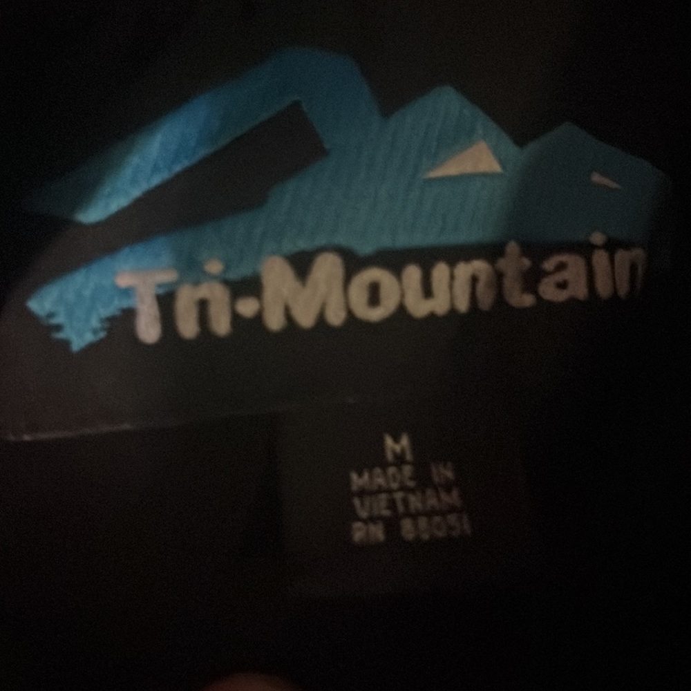 Tri- Mountain zip up winter jacket. Men’s medium - Picture 4 of 4